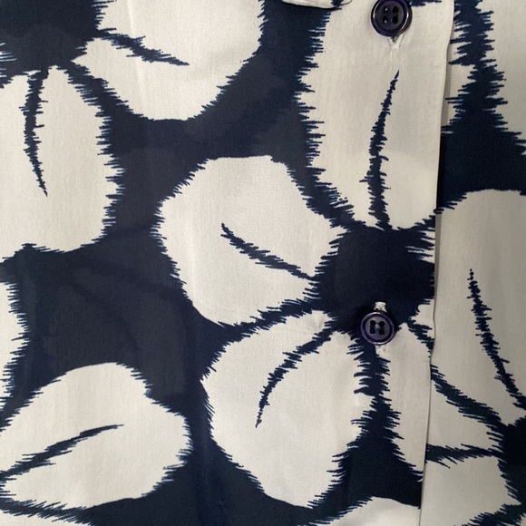 BNWOT - Navy and White Floral Top - Picture 3 of 8